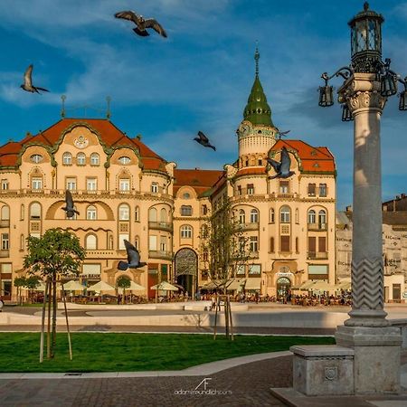 Bella Palace Орадеа Екстериор снимка