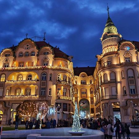 Bella Palace Орадеа Екстериор снимка